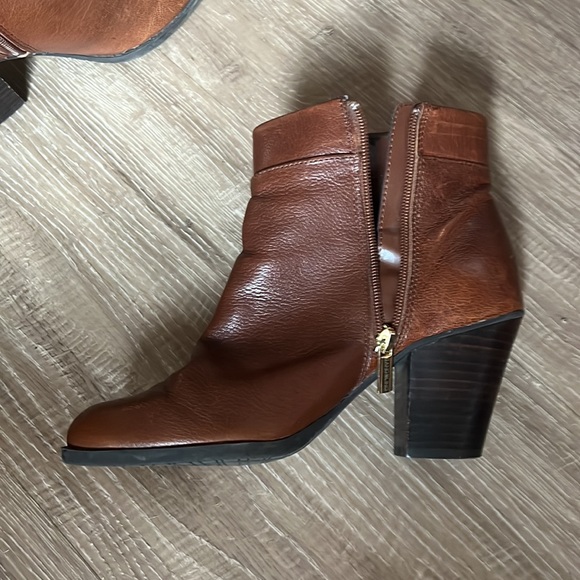 Bandolino Leather Booties - Picture 3 of 6